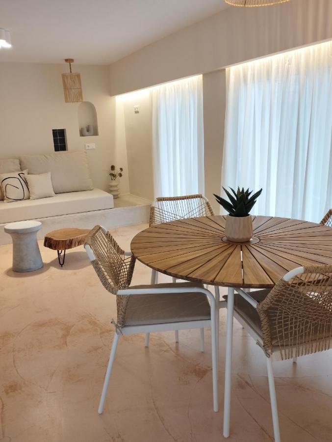 Dolphins Apartment